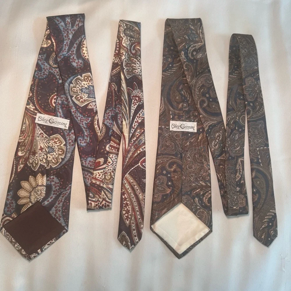 Vintage Oleg Cassini Paisley Tie Set in Red and Brown
